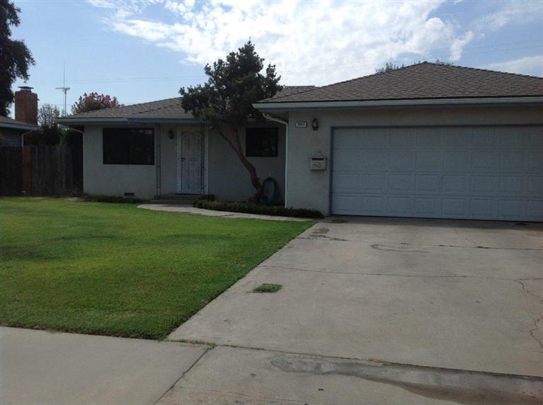 1011 E Washington Ave, Reedley, CA 93654 photo 1