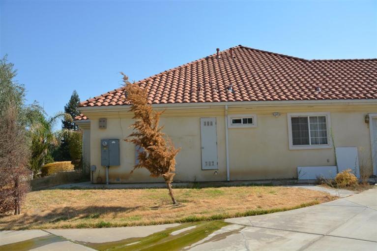 7325 N Traverse Ave, Clovis, CA 93619 photo 1
