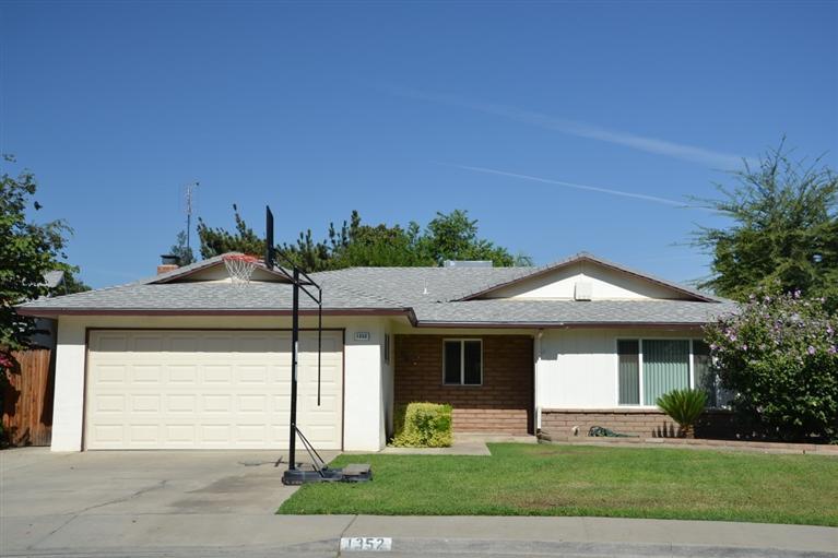 1352 Adler Dr, Clovis, CA 93612 photo 1