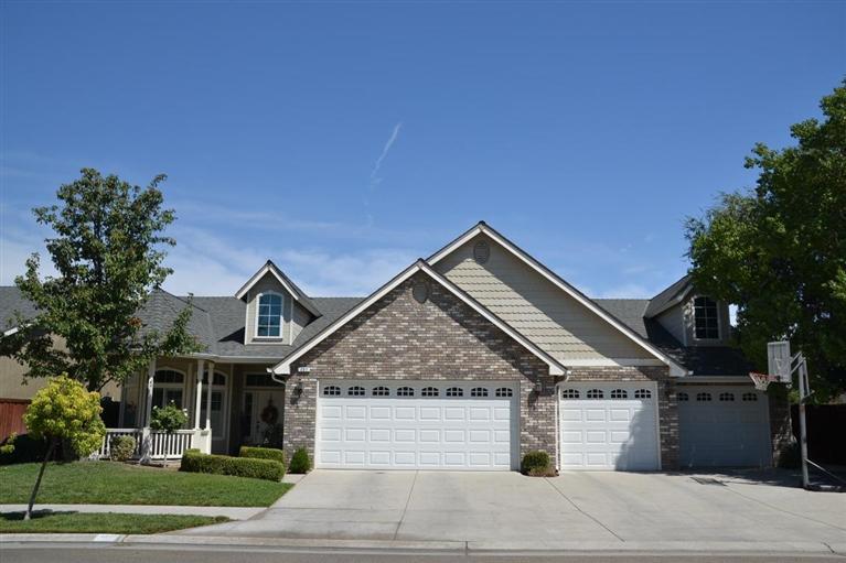 301 Trenton Ave, Clovis, CA 93619 photo 1