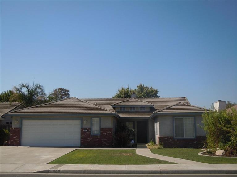 805 E Julia Way, Hanford, CA 93230 photo 1