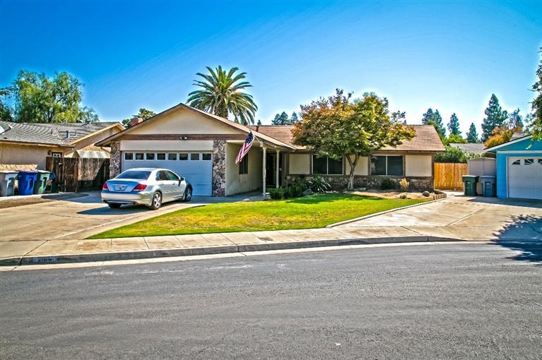 3135 Sylmar Ave, Clovis, CA 93612 photo 1