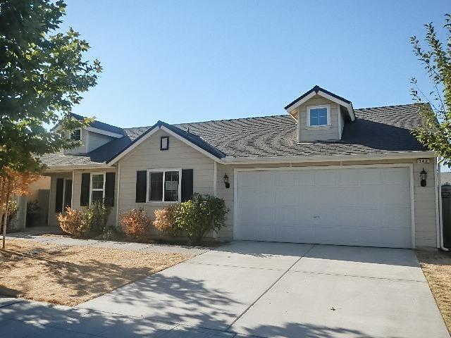 343 E Carpenter Ave, Reedley, CA 93654 photo 1