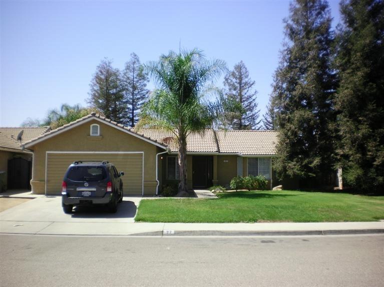 27 Daisy Ln, Sanger, CA 93657 photo 1