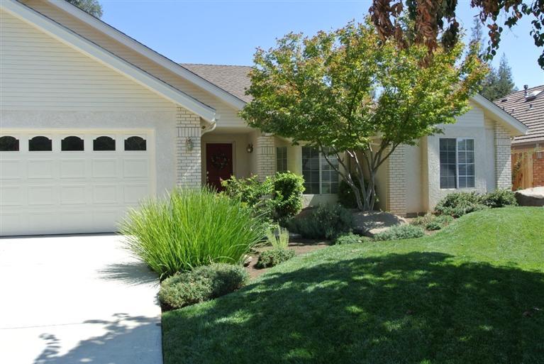 542 W Athens Ave, Clovis, CA 93611 photo 1