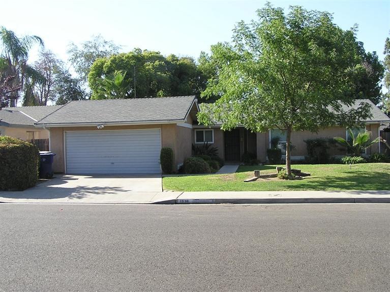 1538 Robinwood Ave, Clovis, CA 93611 photo 1