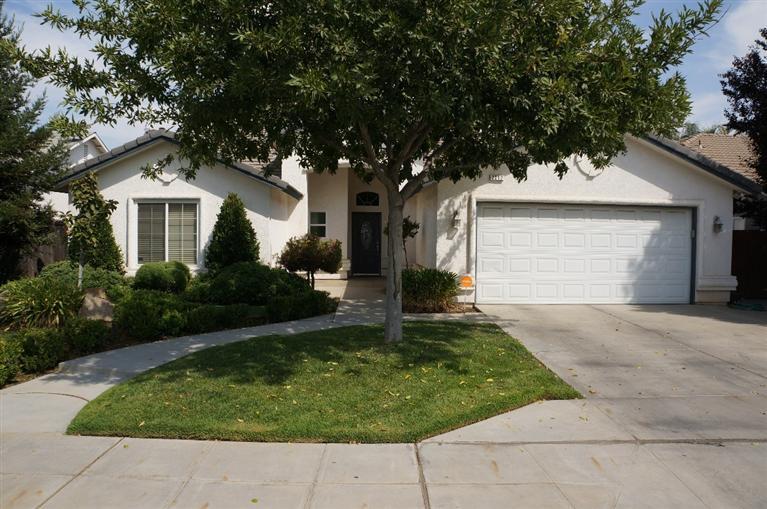 2217 W Park Dr, Madera, CA 93637 photo 1