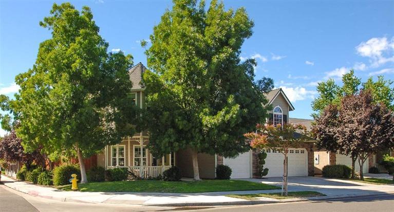 582 Powers Ave, Clovis, CA 93619 photo 1