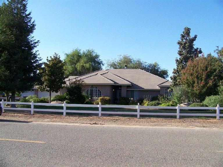 36815 Kensington Dr, Madera, CA 93636 photo 1