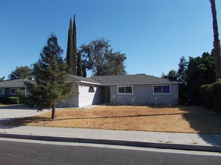 1704 Hampton Ave, Clovis, CA 93611 photo 1