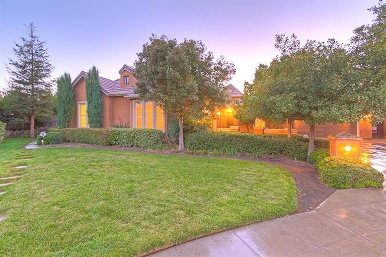 80 W Wyndover Ave, Clovis, CA 93611 photo 1