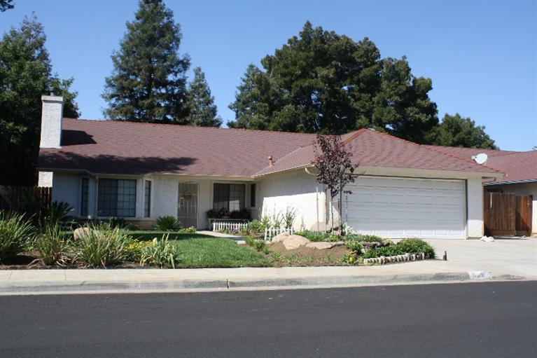 688 N Bundy Ave, Clovis, CA 93611 photo 1