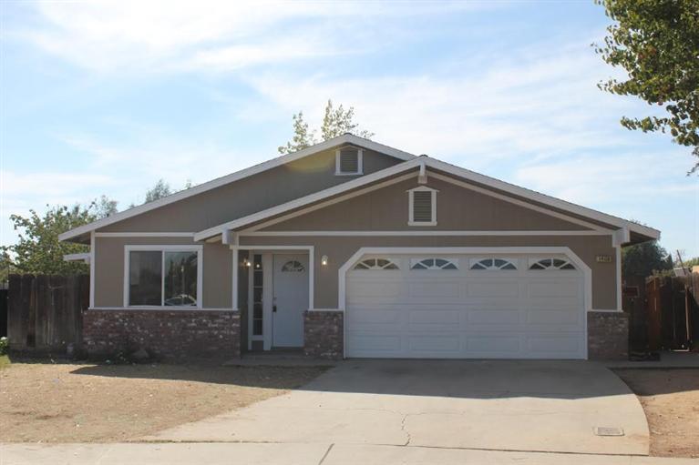 1408 Taylor St, Madera, CA 93638 photo 1