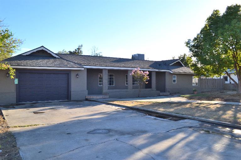 8851 E Dinuba Ave, Selma, CA 93662 photo 1