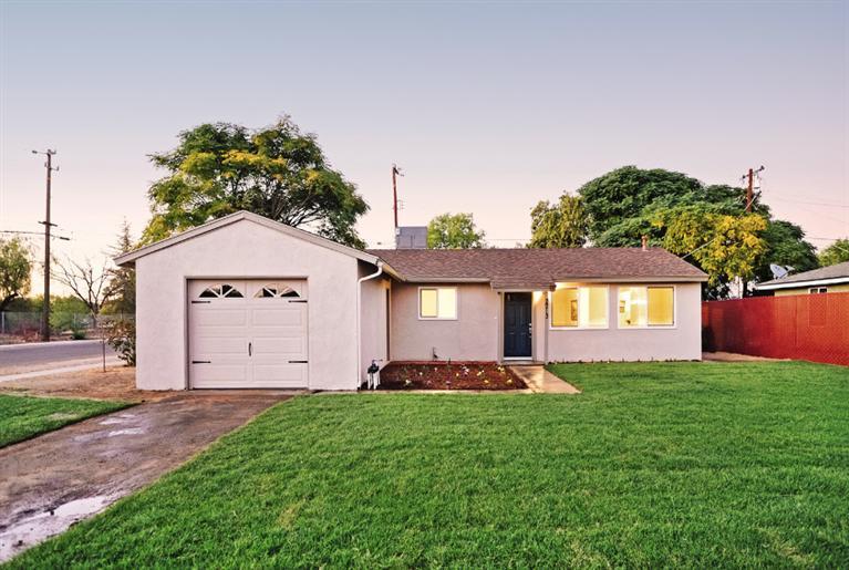 2213 E Donner Ave, Fresno, CA 93726 photo 1