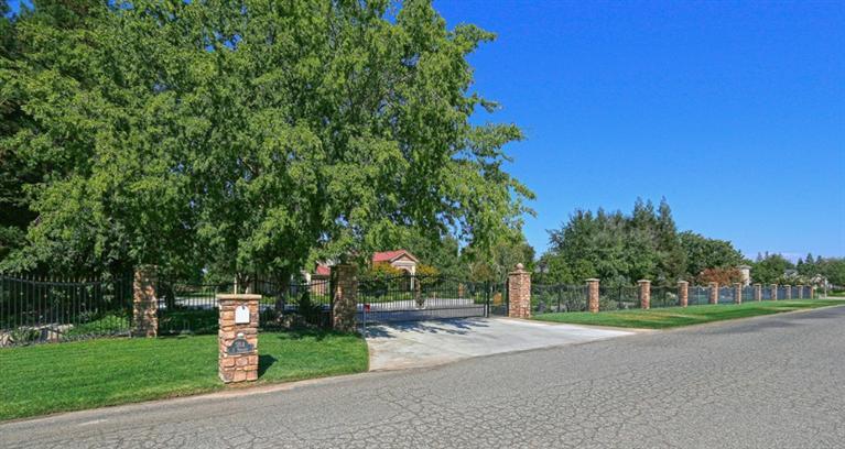 5818 E Province Ave, Clovis, CA 93619 photo 1