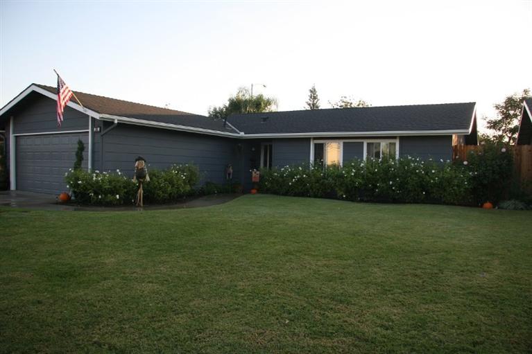 245 N Acacia Ave, Clovis, CA 93612 photo 1