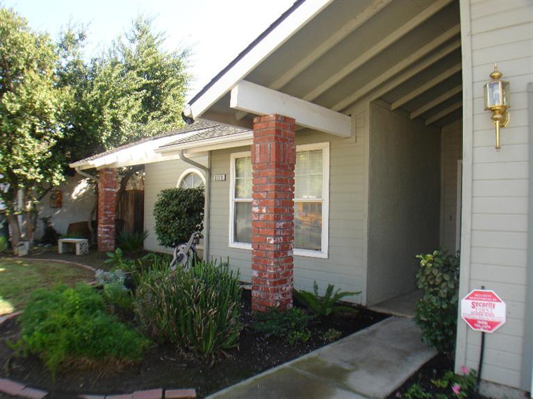 2315 10th St, Sanger, CA 93657 photo 1