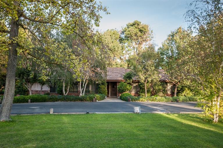 3690 N Highland Ave, Clovis, CA 93619 photo 1