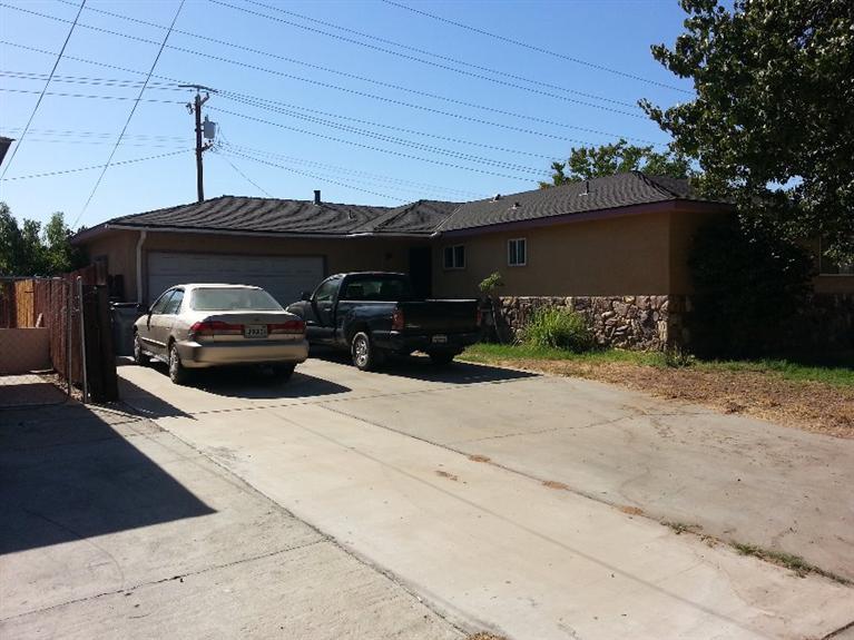 4866 E Oslin Ave, Fresno, CA 93727 photo 1