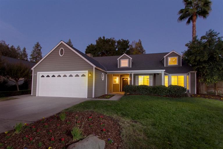813 N Chapel Hill Ave, Clovis, CA 93611 photo 1