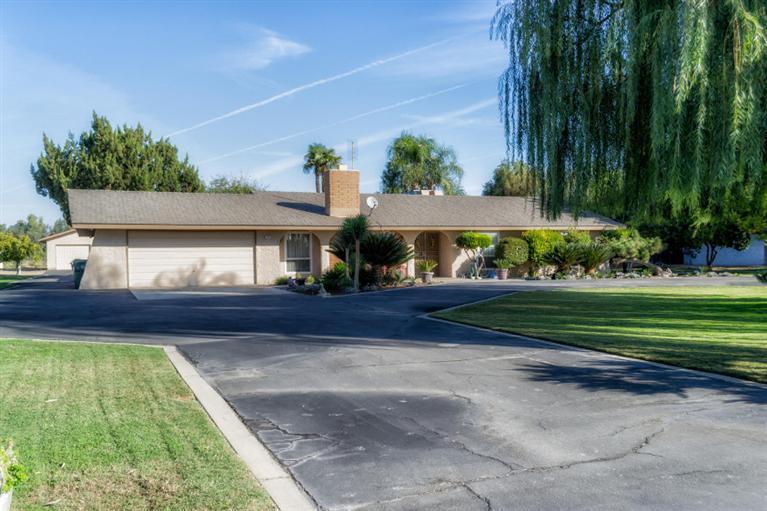 10610 E California Ave, Sanger, CA 93657 photo 1
