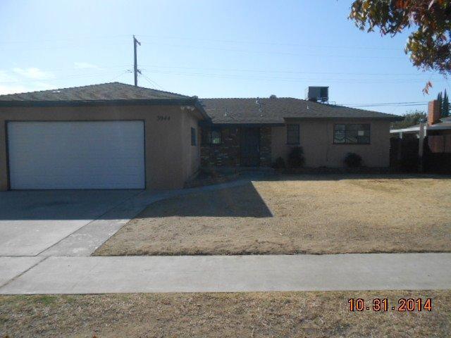 3944 E Hampton Way, Fresno, CA 93726 photo 1
