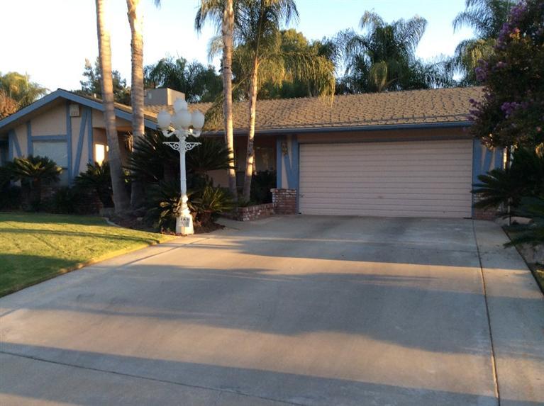 147 E Ashland Ave, Visalia, CA 93277 photo 1