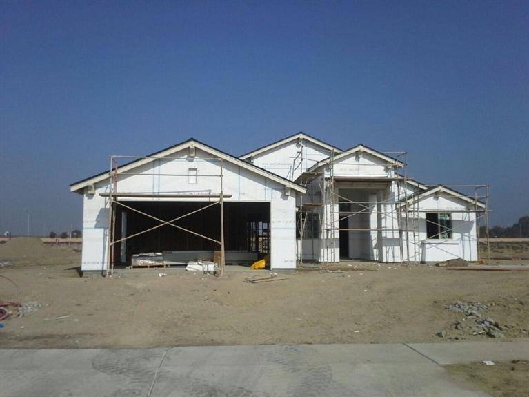 15660 W San Joaquin Ave, Kerman, CA 93630 photo 1
