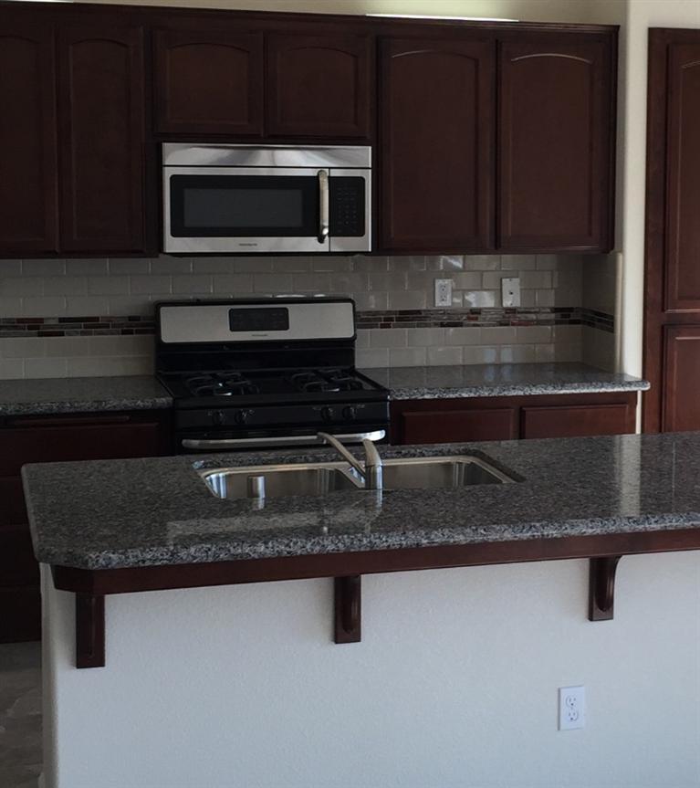 15653 W San Joaquin Ave, Kerman, CA 93630 photo 1