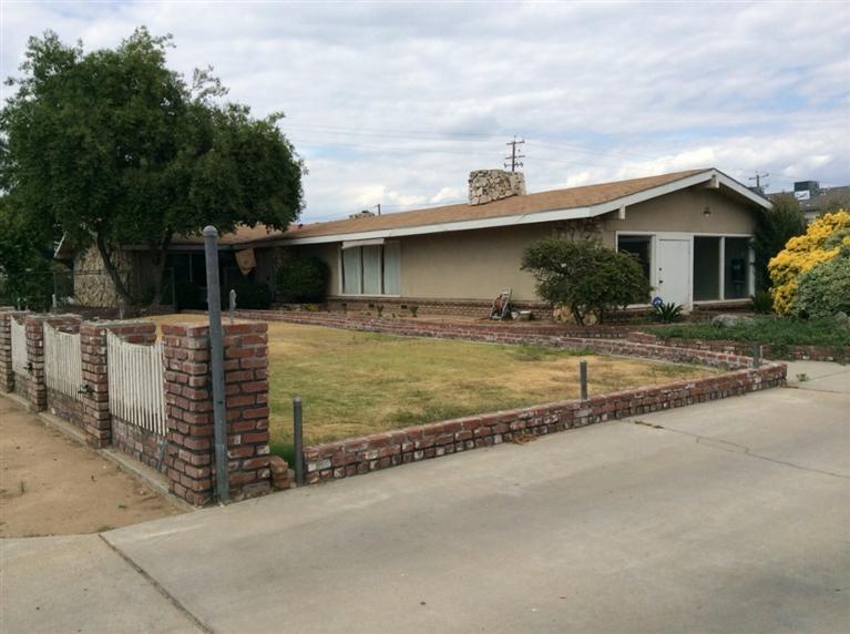 1730 S Evans Dr, Dinuba, CA 93618 photo 1