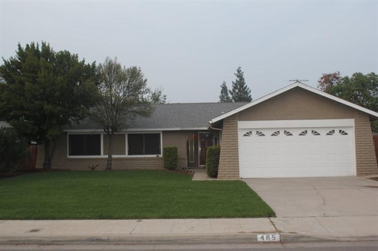 485 W Antonio Dr, Clovis, CA 93612 photo 1