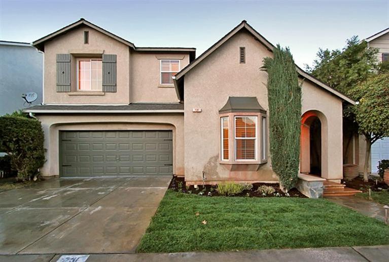 731 W Barcelona Ln, Clovis, CA 93619 photo 1