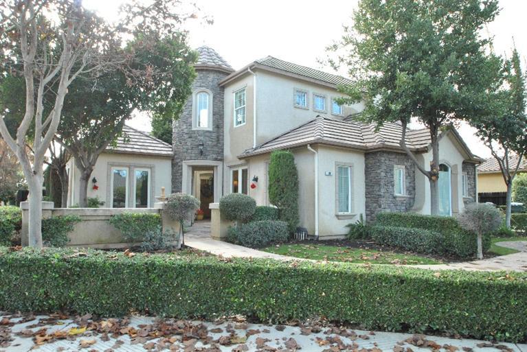 30 W Wyndover Ave, Clovis, CA 93611 photo 1