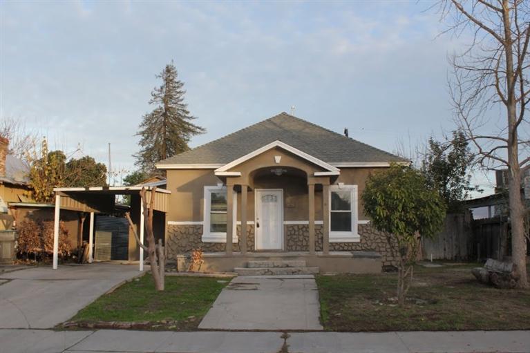 724 S 3rd St, Kerman, CA 93630 photo 1