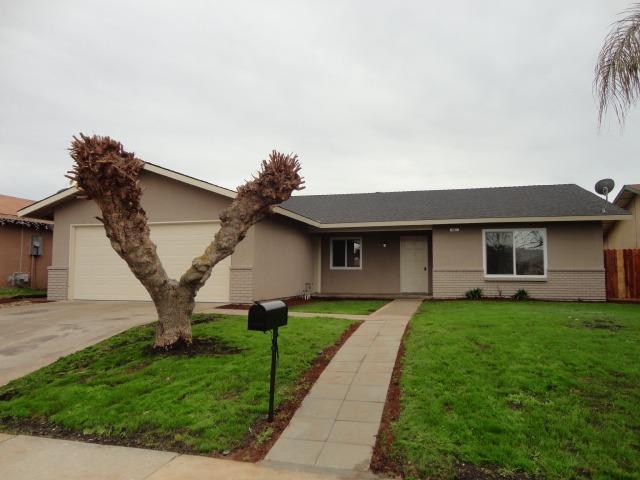 881 Sterling Ave, Sanger, CA 93657 photo 1