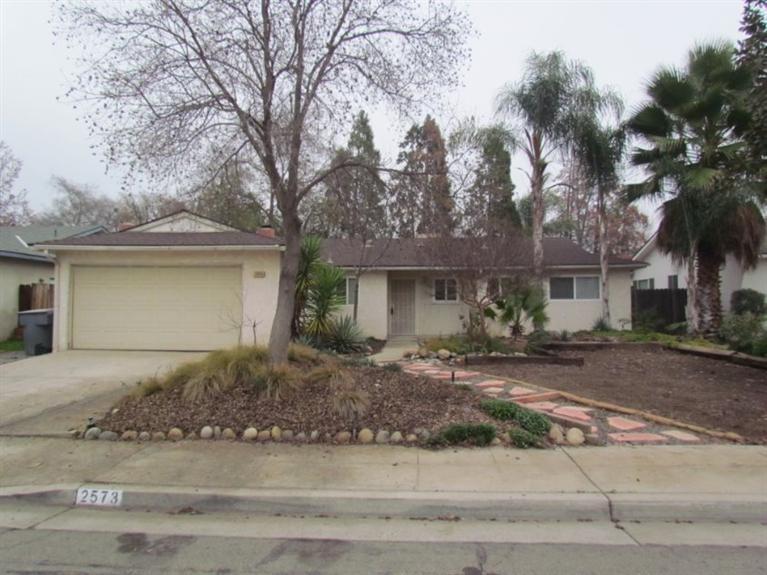 2573 Renn Ave, Clovis, CA 93611 photo 1