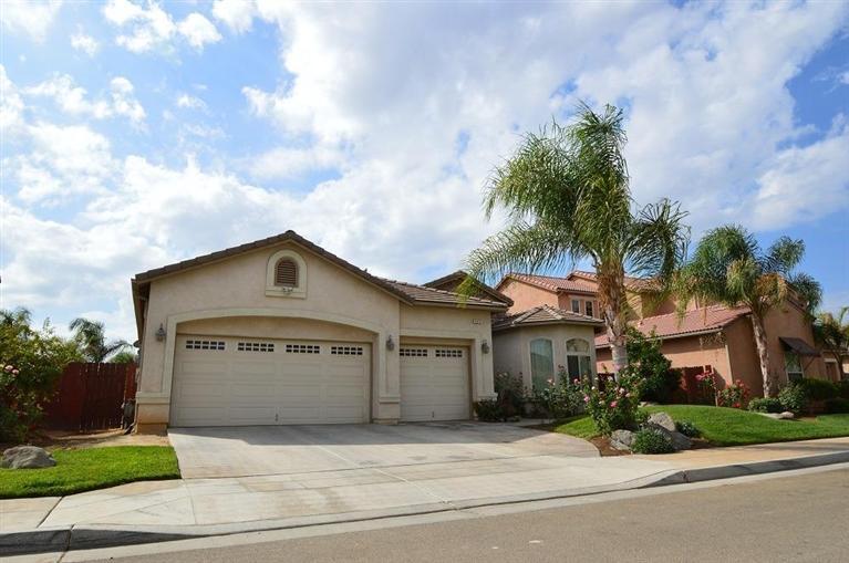 5874 E Lorena Ave, Fresno, CA 93727 photo 1