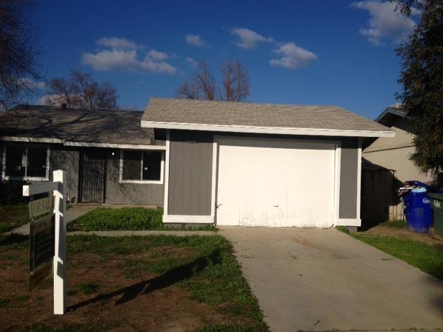 13590 E 2nd St, Parlier, CA 93648 photo 1