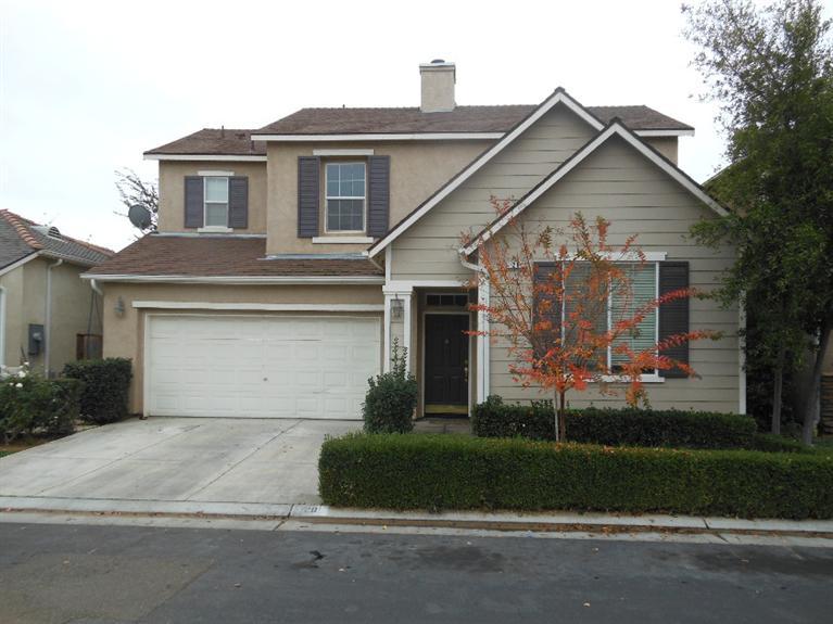 28 W Bordeaux Ln, Clovis, CA 93619 photo 1