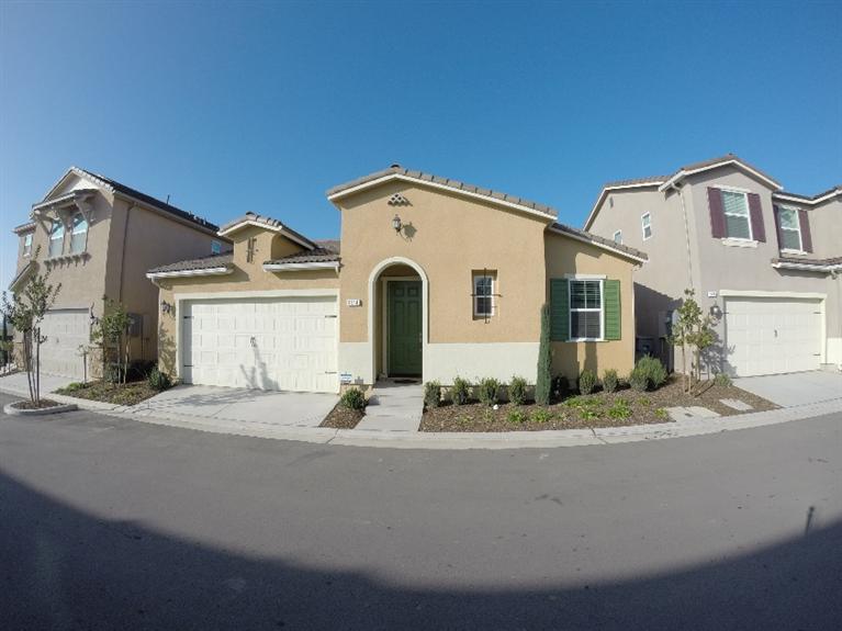 1514 N Vanguard Way, Clovis, CA 93619 photo 1