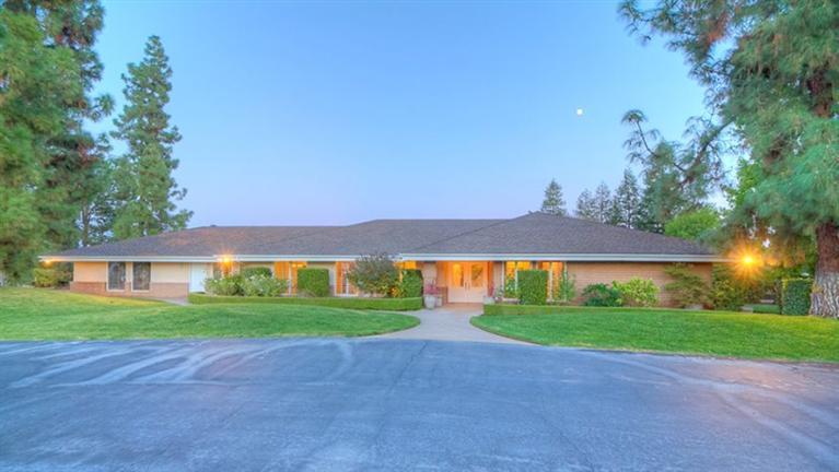 12775 Crestwood Dr, Clovis, CA 93619 photo 1