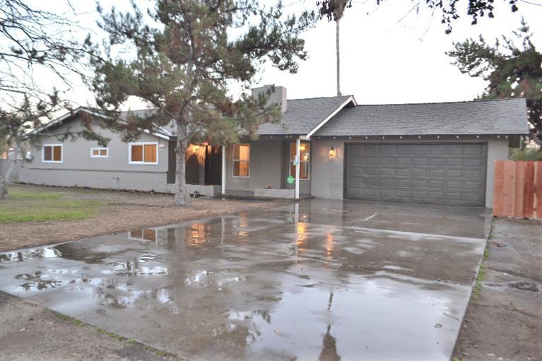 5482 E Ashlan Ave, Fresno, CA 93727 photo 1