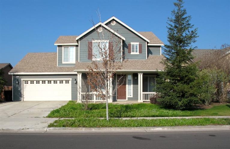 398 E Cambridge Dr, Reedley, CA 93654 photo 1