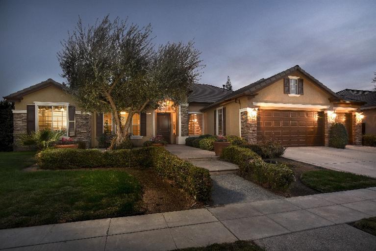 446 W Enterprise Ave, Clovis, CA 93619 photo 1