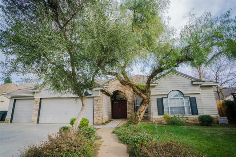 1053 N Filbert, Clovis, CA 93611 photo 1