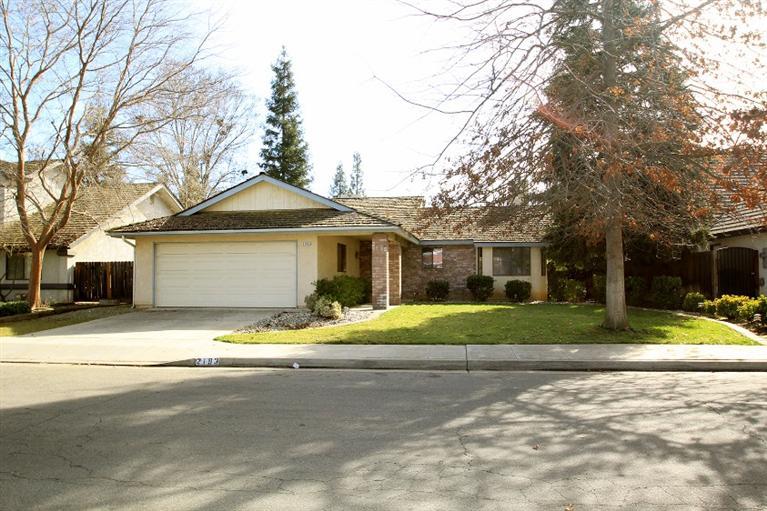 2193 E Shea Dr, Fresno, CA 93720 photo 1