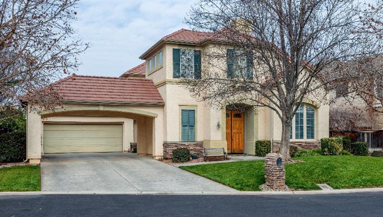 10392 E Lylewood Way, Clovis, CA 93619 photo 1