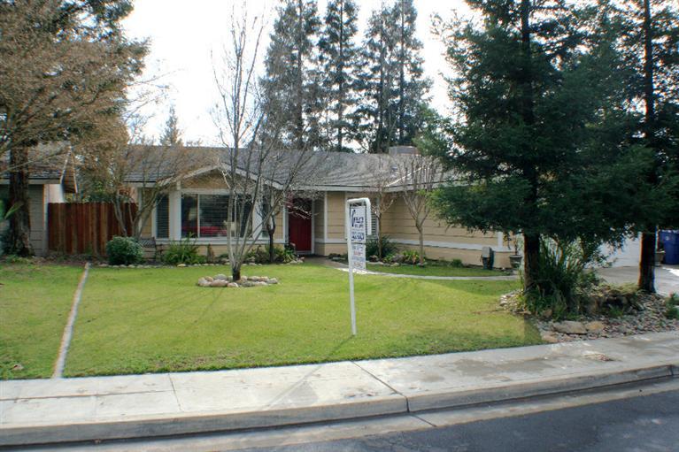 1194 Burlingame Ave, Clovis, CA 93612 photo 1
