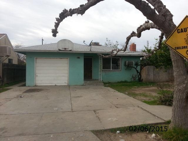 811 Hoag Ave, Sanger, CA 93657 photo 1
